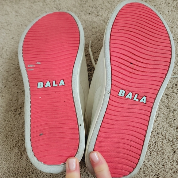 Bala Nurse Sneakers 8 - Picture 7 of 7